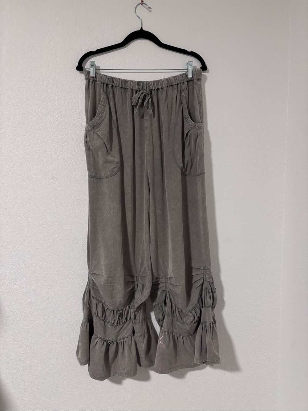 Wide Leg Tiered Drawstring Pants - Olive - Picture 2 of 7